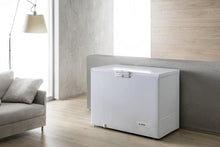 Load image into Gallery viewer, Whirlpool WHE39392 T Autonome Coffre 390L A++ Blanc Congélateur 390L 18 kg/24h SN-T, A++, Blanc